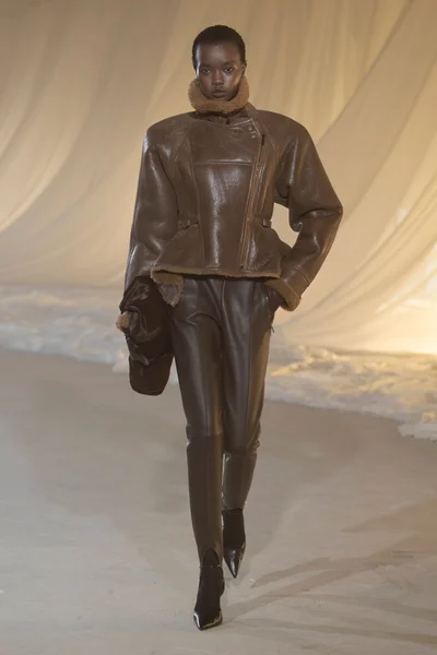 Look 35